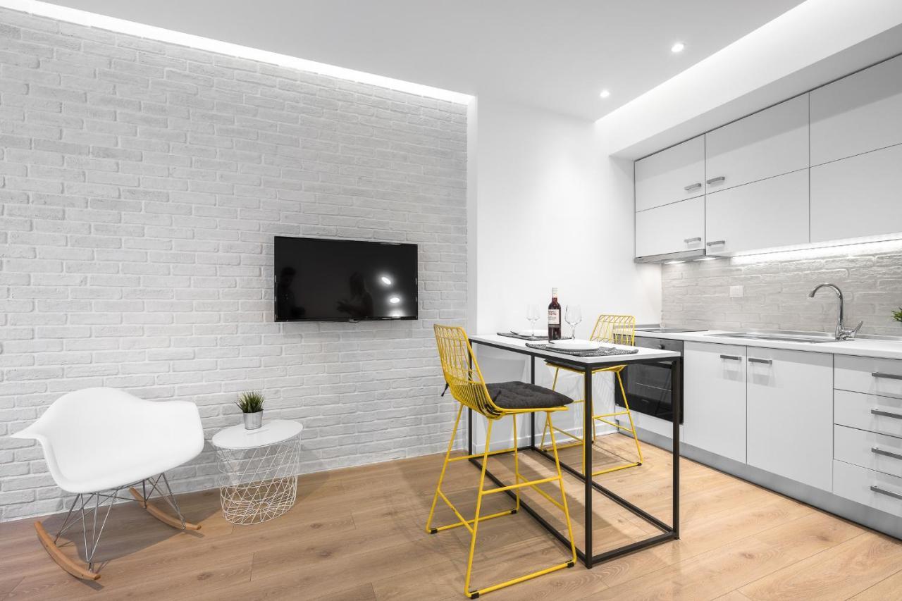 Nyma White Apartments, The Luxury Suites Thessaloniki Buitenkant foto