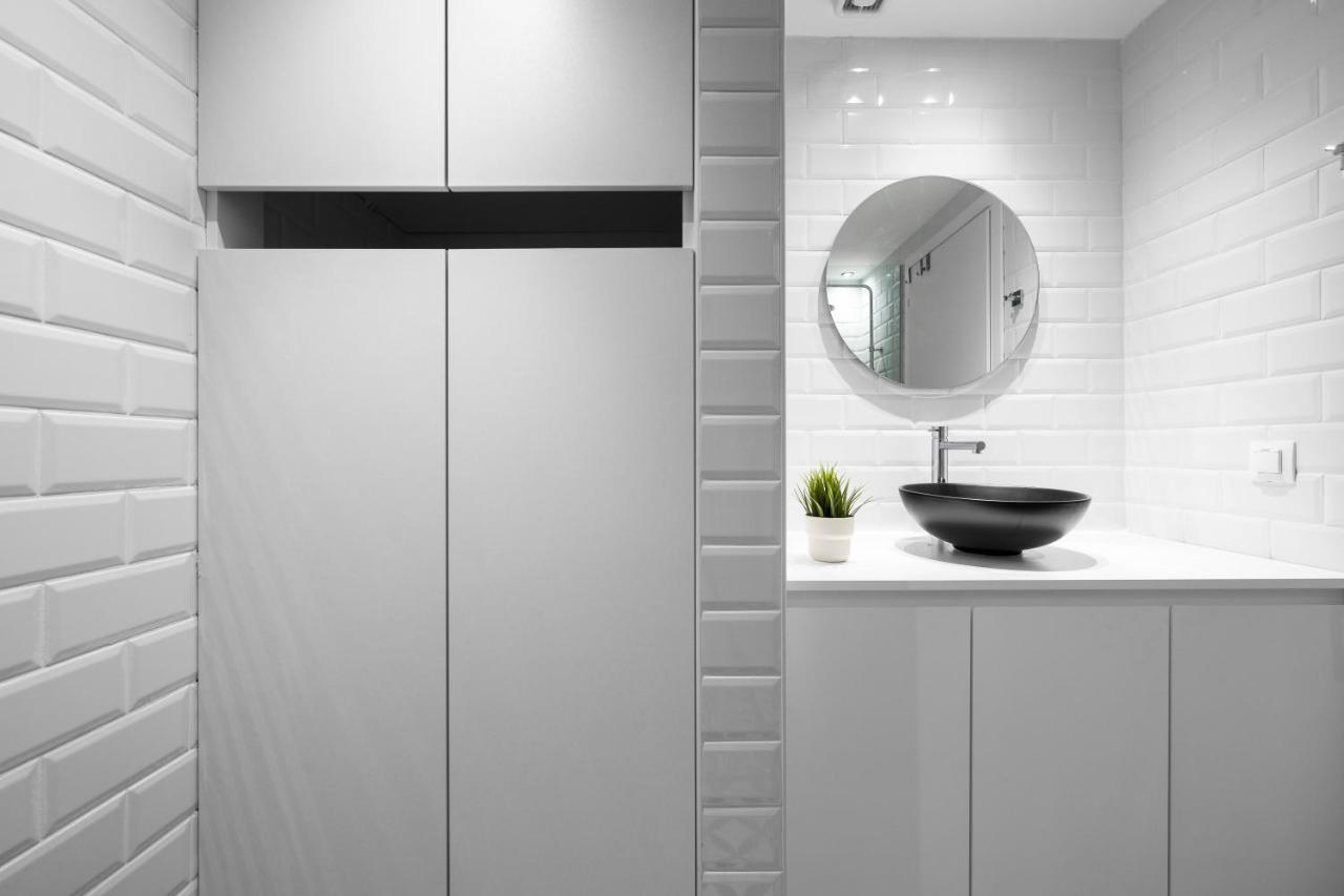 Nyma White Apartments, The Luxury Suites Thessaloniki Buitenkant foto