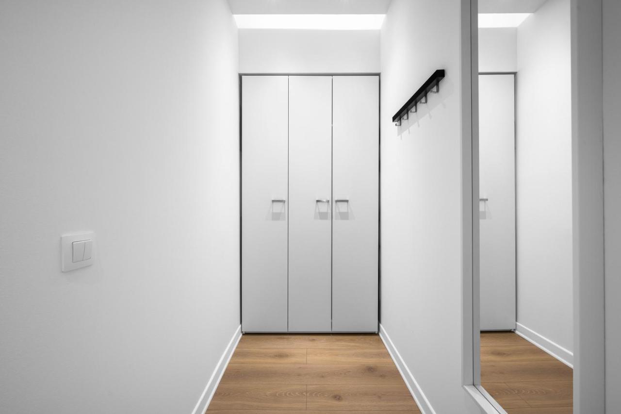 Nyma White Apartments, The Luxury Suites Thessaloniki Buitenkant foto