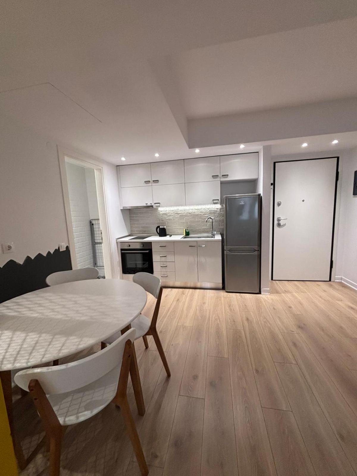 Nyma White Apartments, The Luxury Suites Thessaloniki Buitenkant foto
