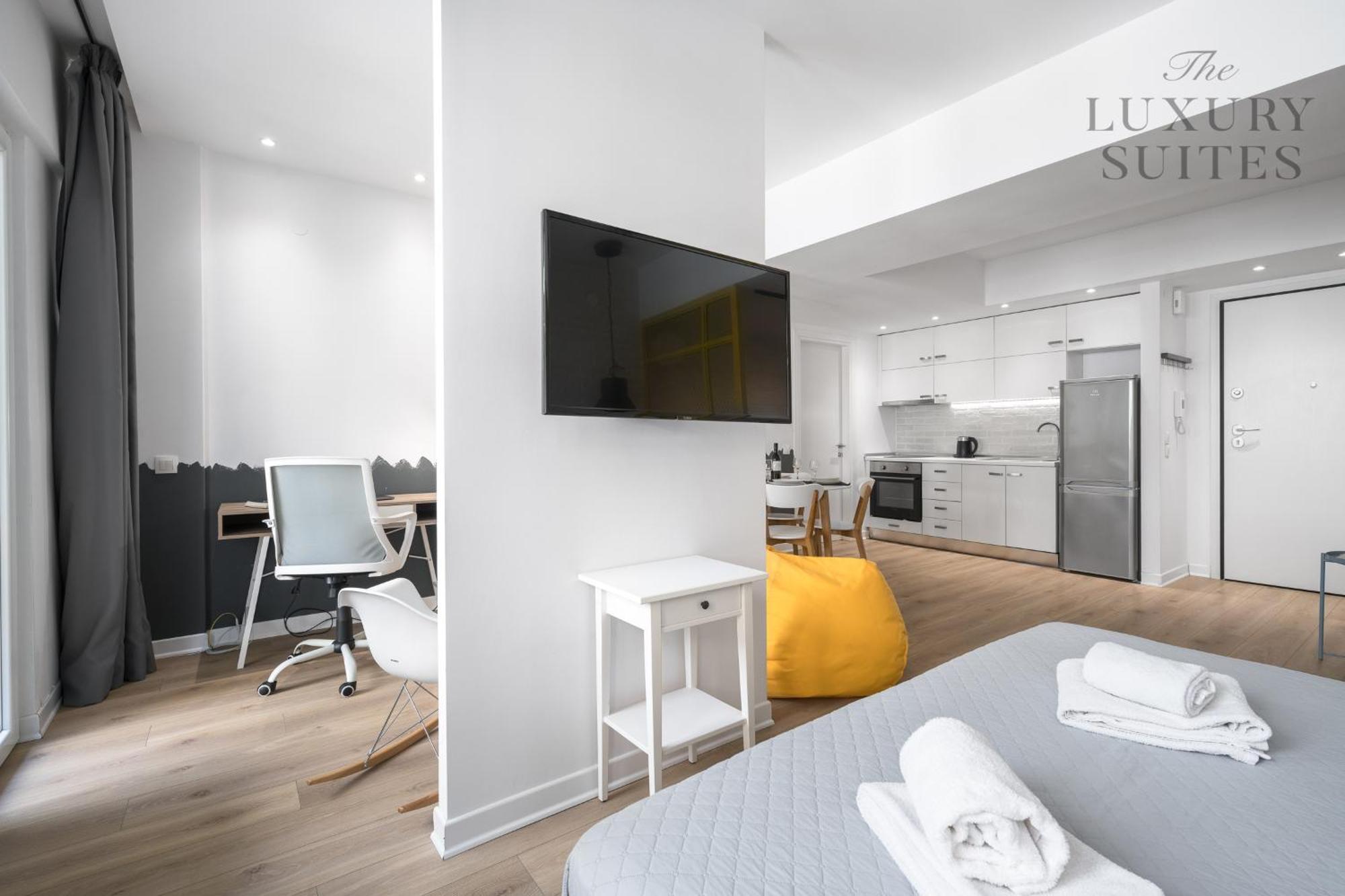 Nyma White Apartments, The Luxury Suites Thessaloniki Buitenkant foto
