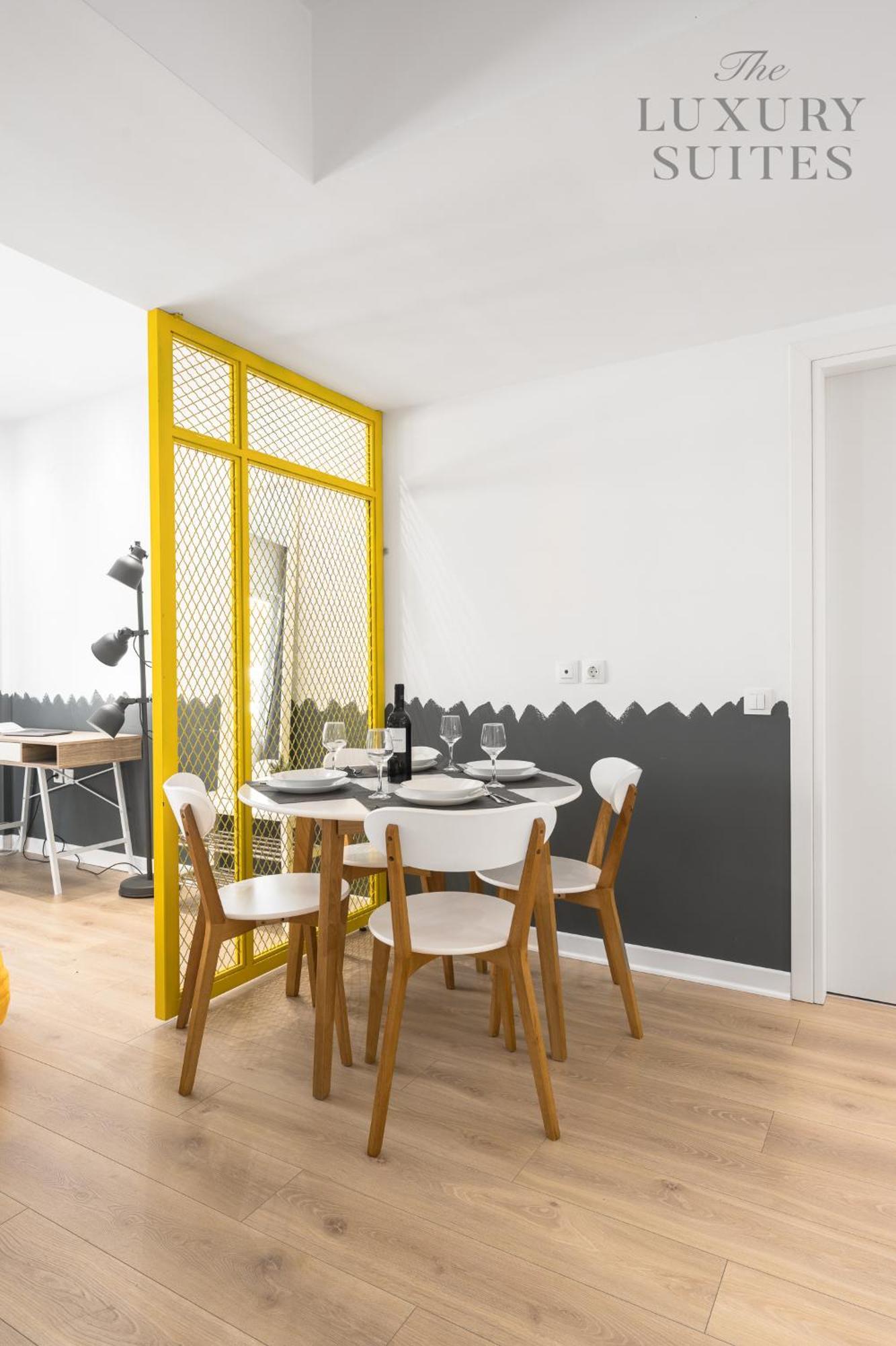 Nyma White Apartments, The Luxury Suites Thessaloniki Buitenkant foto