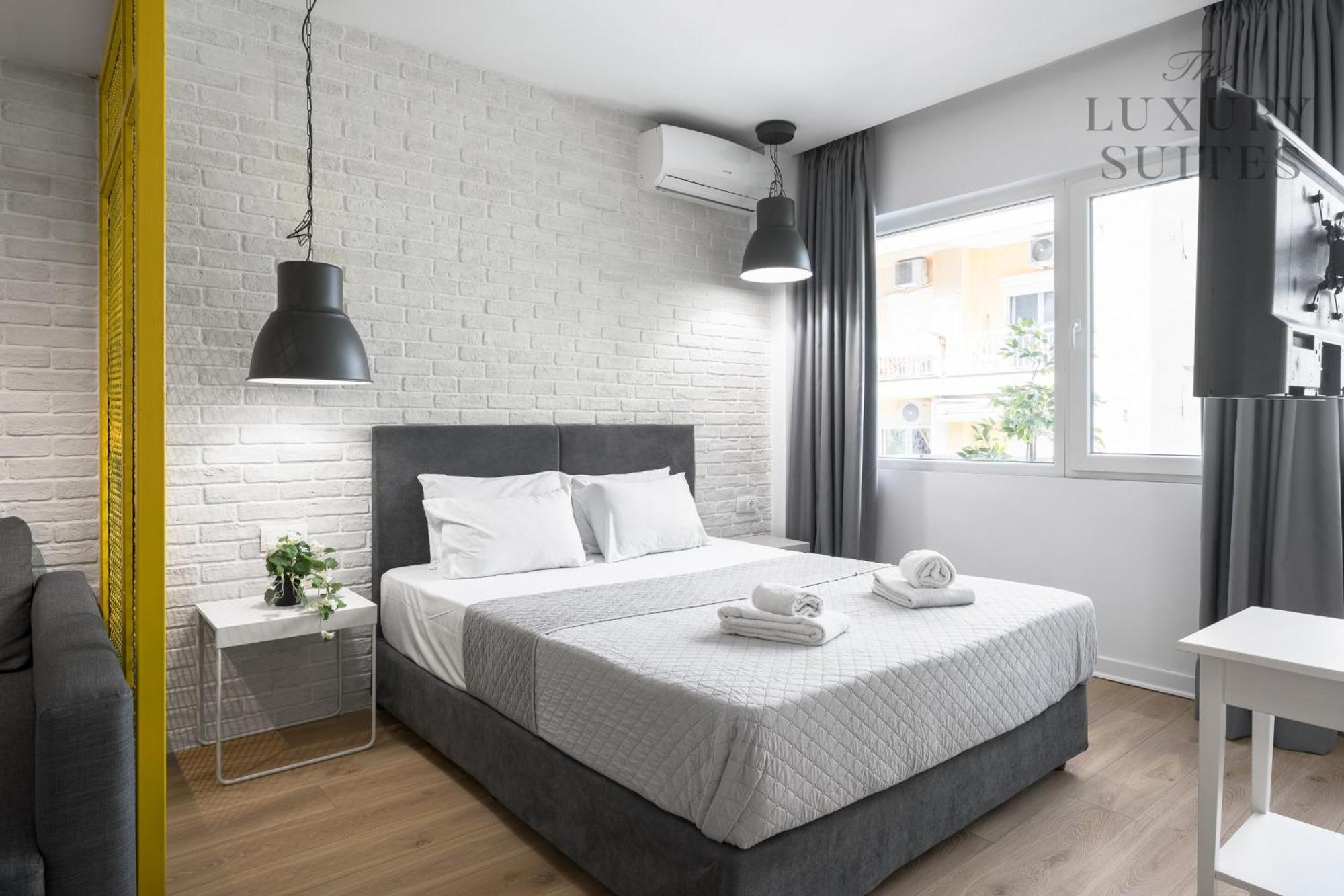 Nyma White Apartments, The Luxury Suites Thessaloniki Buitenkant foto