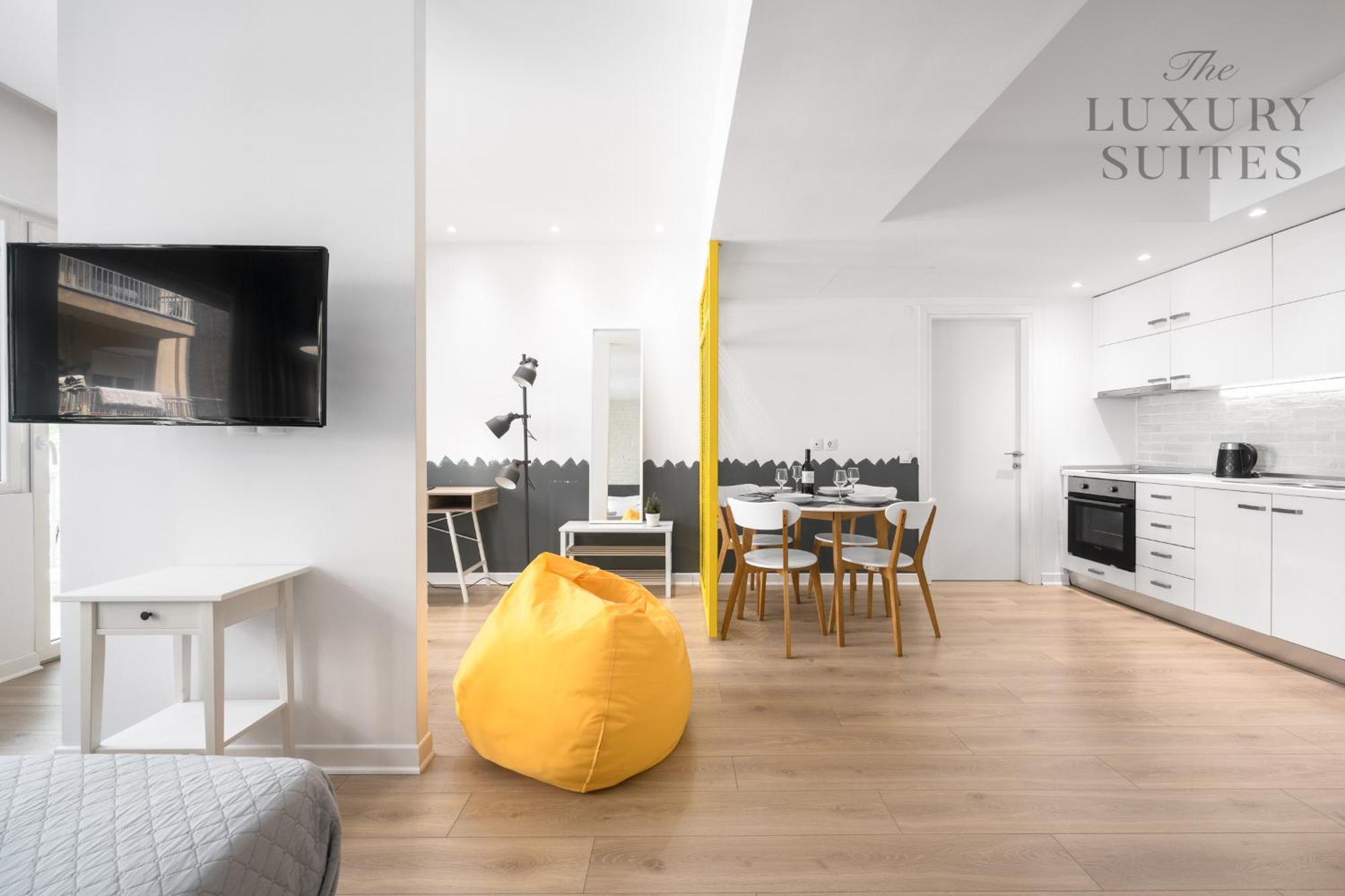 Nyma White Apartments, The Luxury Suites Thessaloniki Buitenkant foto