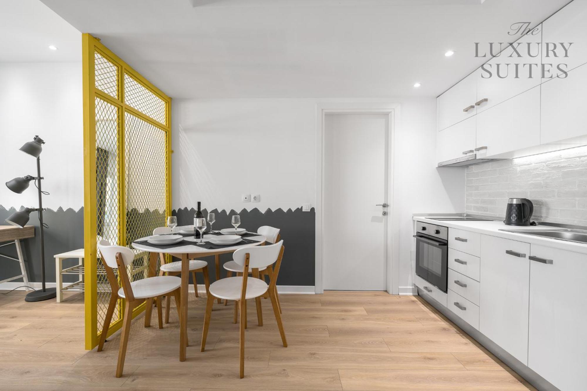 Nyma White Apartments, The Luxury Suites Thessaloniki Buitenkant foto